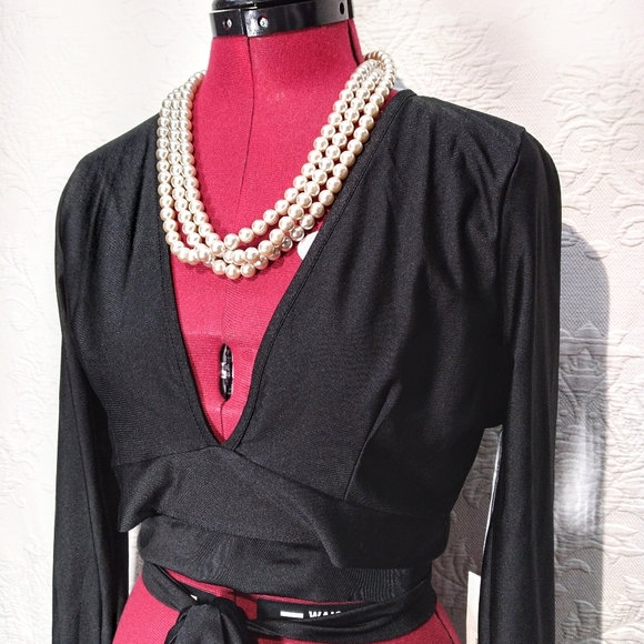 Ellie & Kate NWT Large Black Long Sleeve Crop Top - Picture 3 of 9